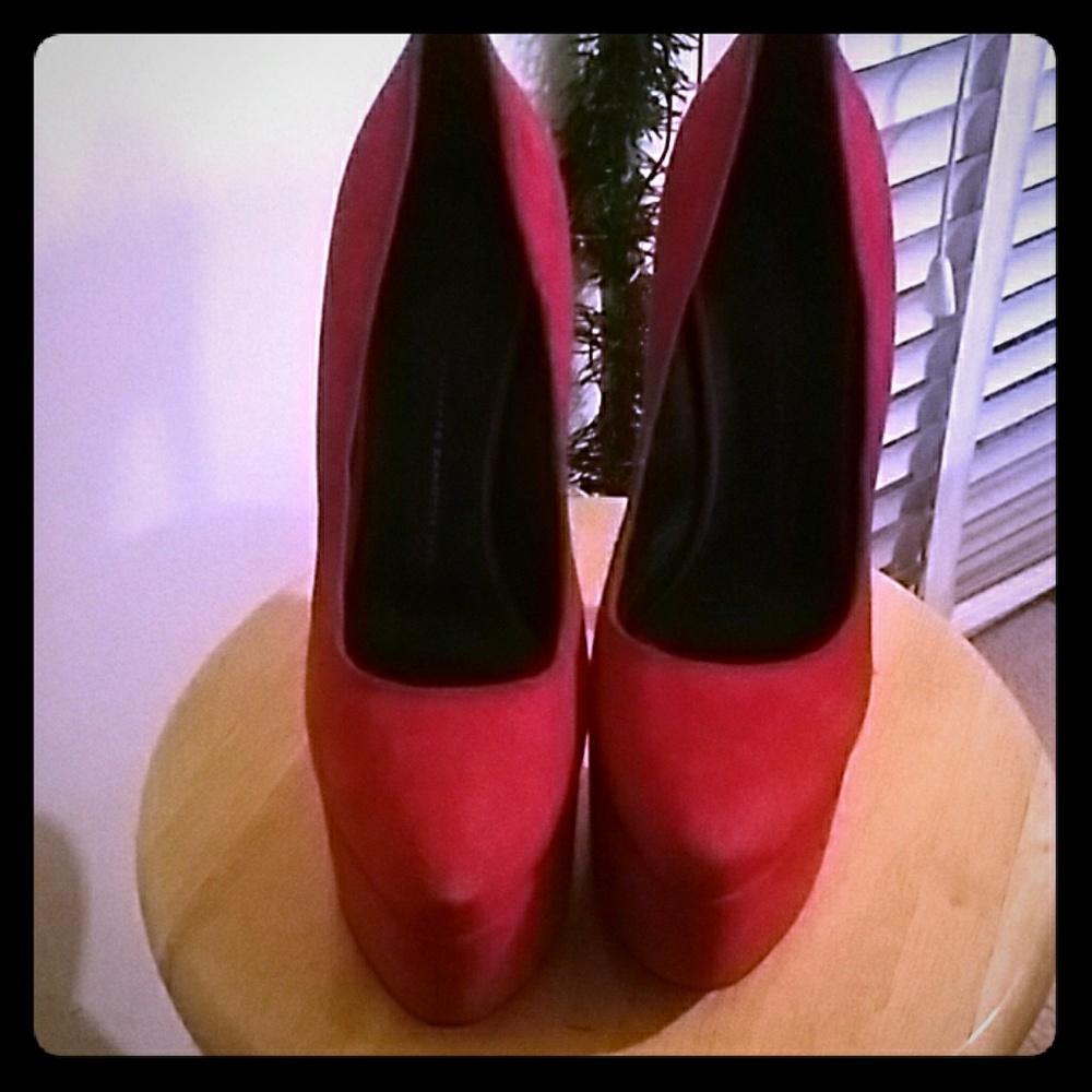 New without box Giuseppe Zanotti suede stilletto